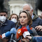 La portavoz del PP en el Congreso de los Diputados, Cuca Gamarra, atiende a los medios de comunicación antes del comienzo de la marcha del mundo rural, en Madrid, a 20 de marzo de 2022