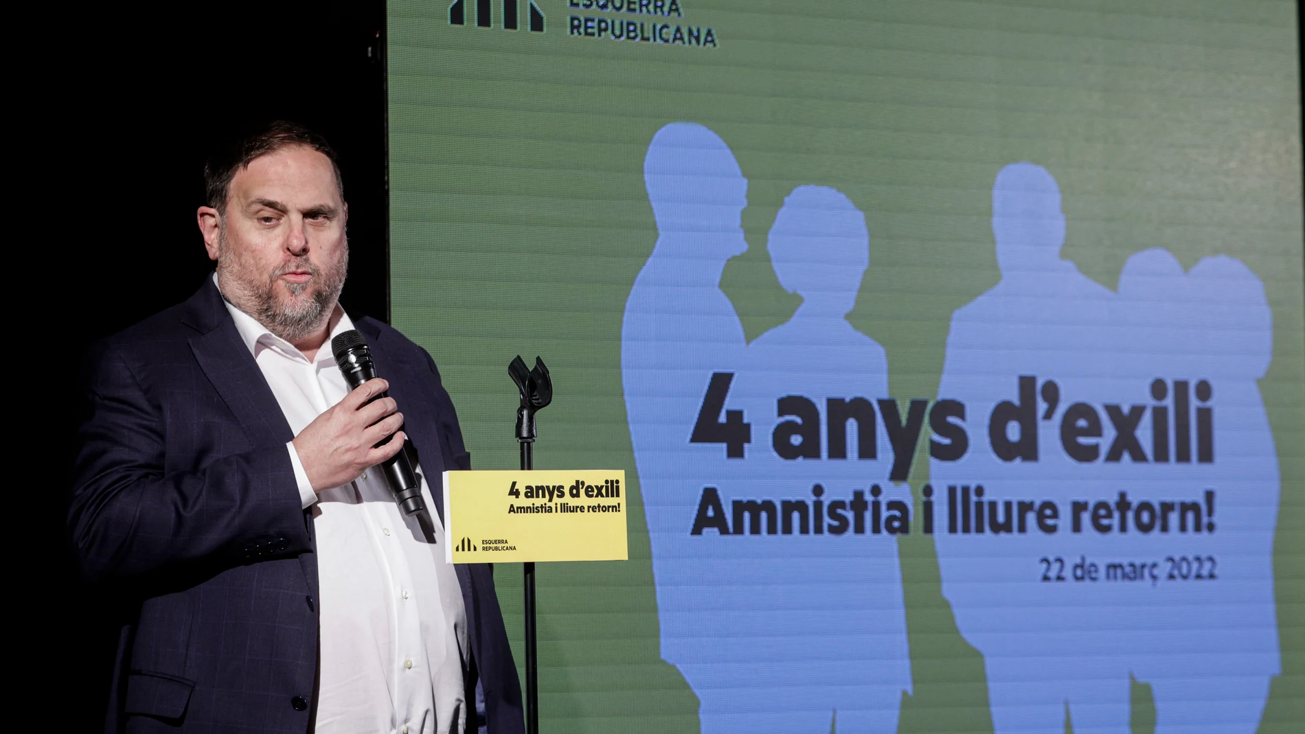 El presidente de ERC Oriol Junqueras interviene en el acto titulado "Cuatro años de exilio. ¡Amnistía y libre retorn!", el martes en Barcelona.