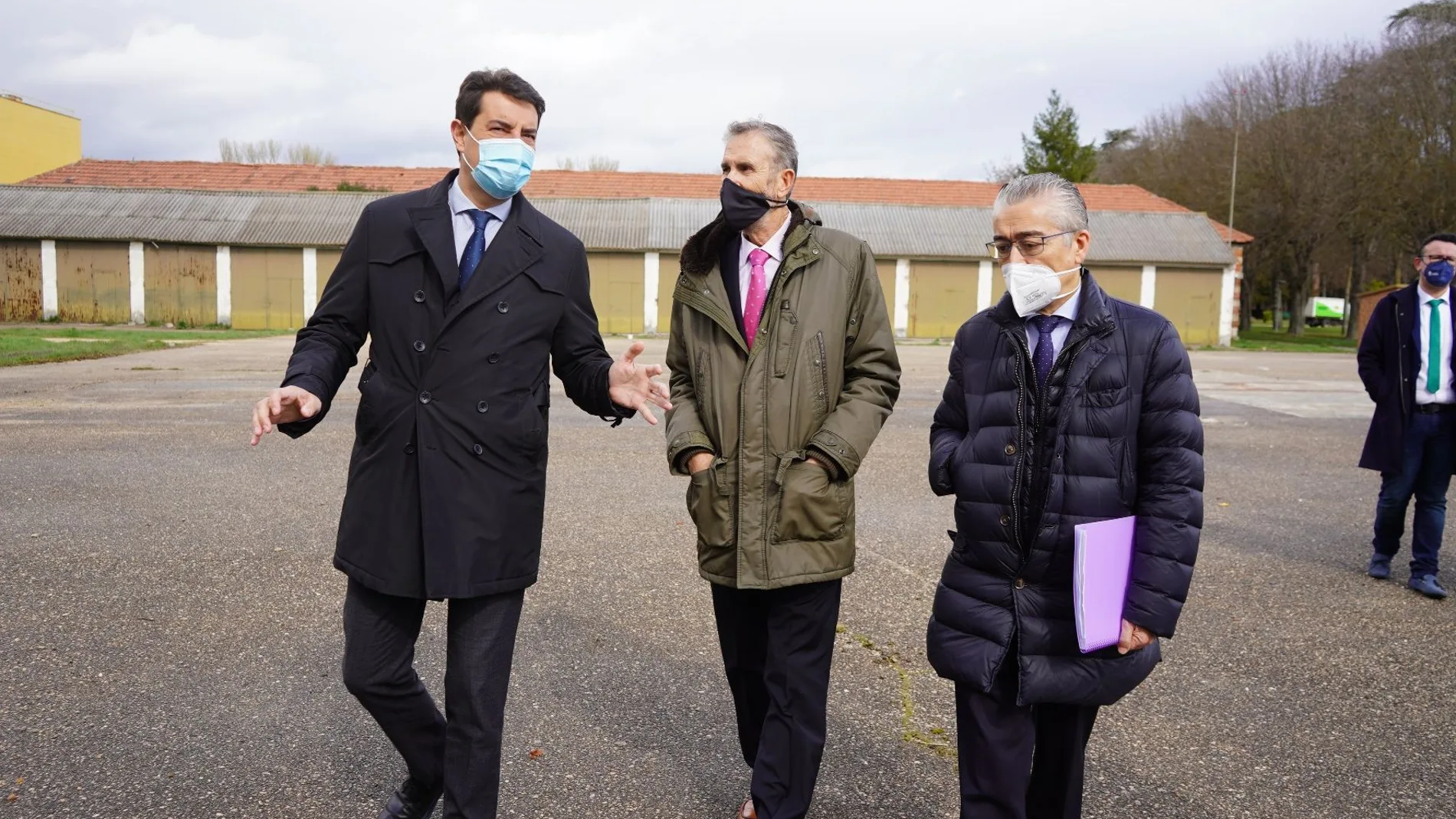 El consejero de la Presidencia, Ángel Ibáñez, visita junto al rector Manuel Pérez Mateos, las nuevas instalaciones que tendrá la Universidad de Burgos en el antiguo Hospital