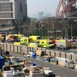 Ambulancias en el lugar donde se produjo un escape de gas tóxico en Londres