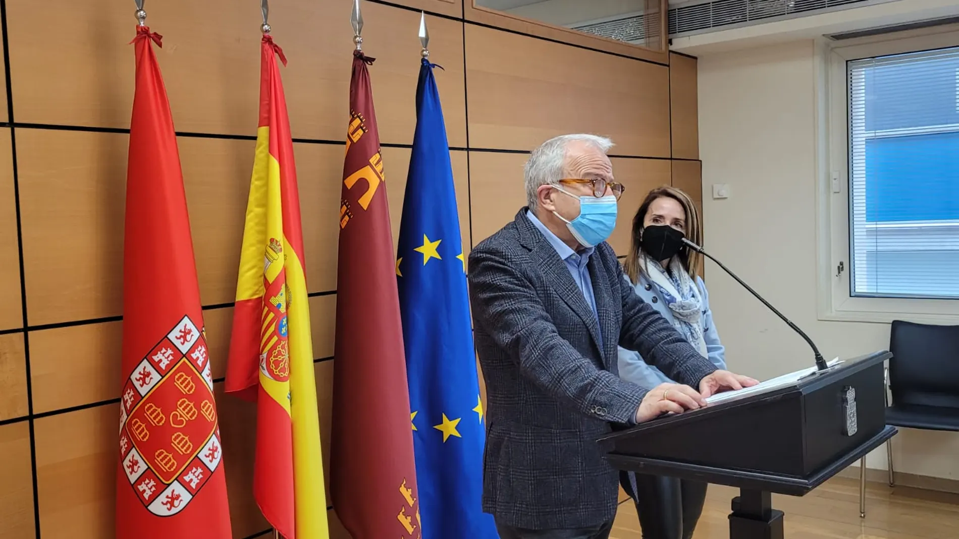 Los concejales del PP de Murcia, Felipe Coello y Belén López