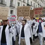  Los sanitarios también se echan a la calle contra el Gobierno