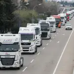 Imagen de archivo. Camioneros de la plataforma en defensa del sector del transporte en Zaragoza