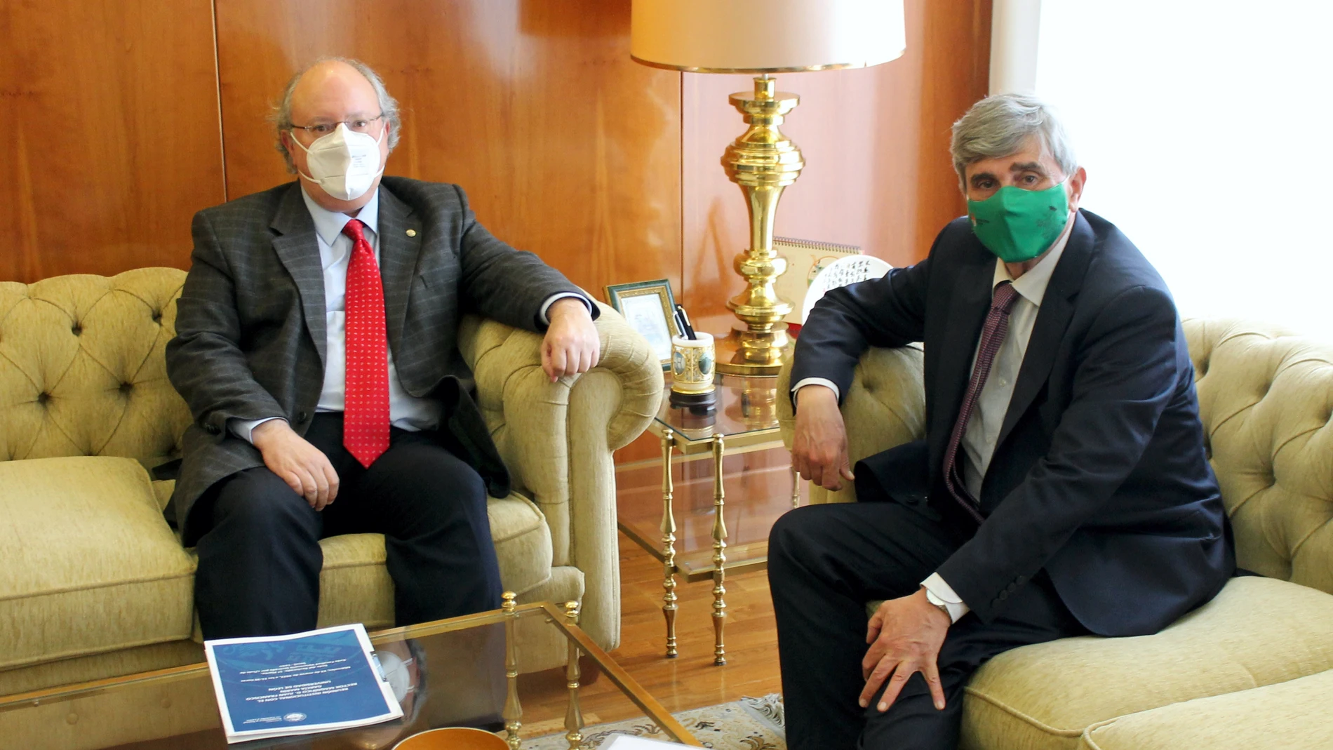 Reunión entre el presidente del CES, Enrique Cabero, y el rector de la Universidad de León, Juan Francisco García Marín