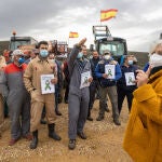Más de un centenar de agricultores y ganaderos mirobrigenses reclaman precios justos ante la subdelegada del Gobierno en Siega Verde (Salamanca)