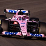 Fernando Alonso, al volante del Alpine F1 Team A522.