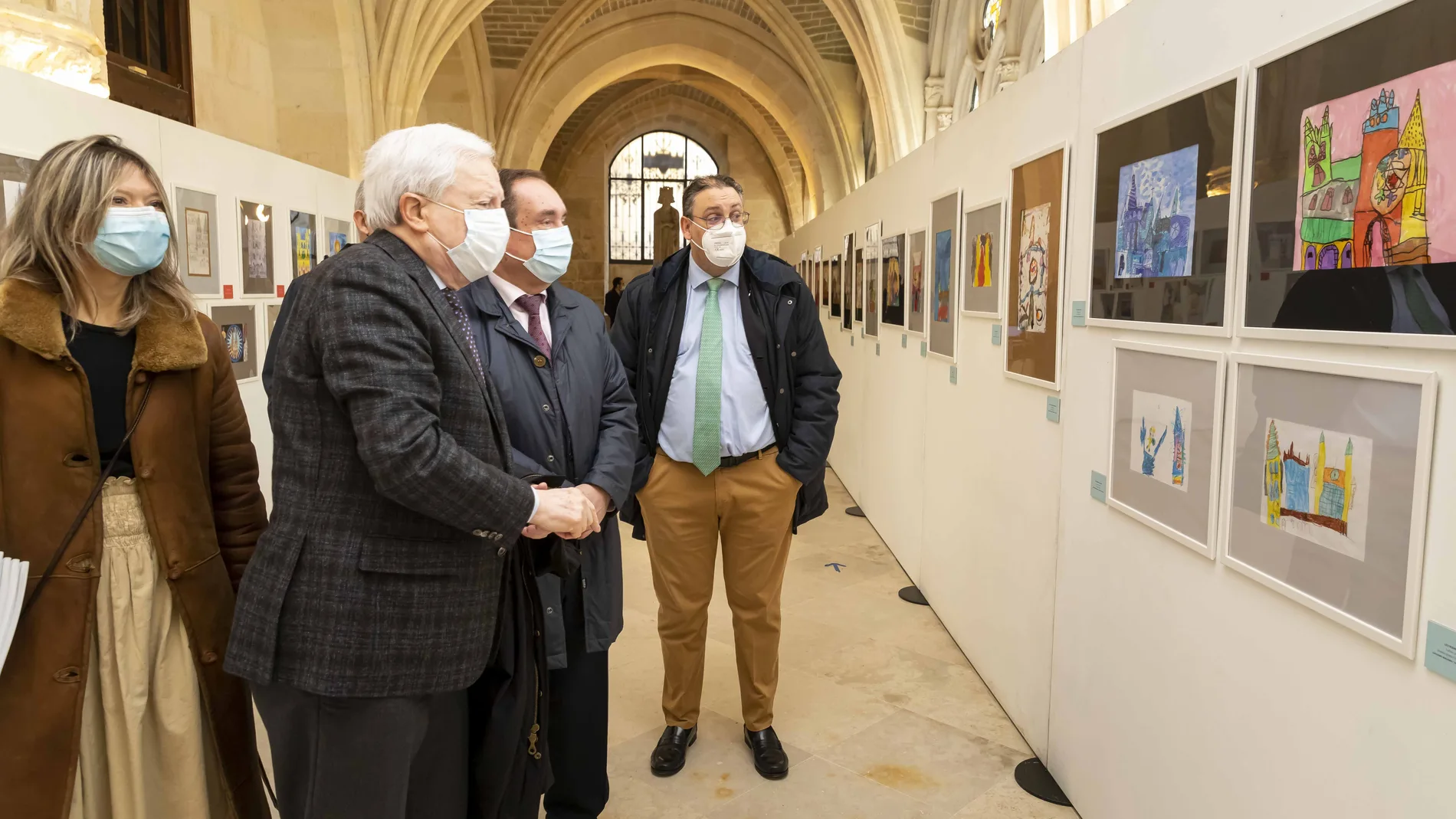 Antonio Méndez Pozo, vicepresidente de la Fundación VIII Centenario Catedral de Burgos, recorre la exposición