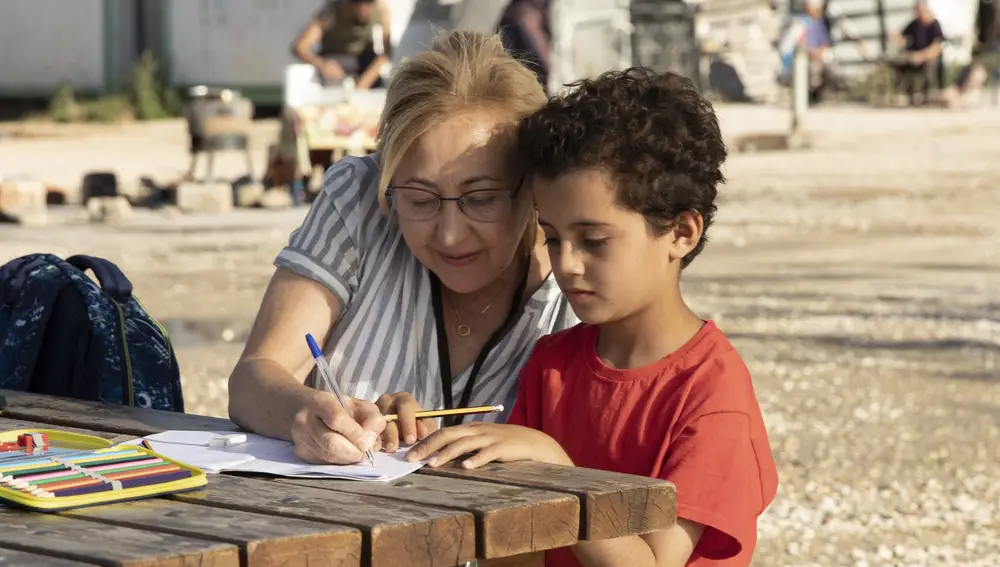 Machi, junto al pequeño sirio con el que protagoniza «La voluntaria»