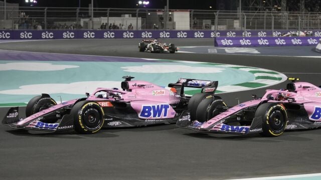 Fernando Alonso y su compañero en Alpine, Esteban Ocon.