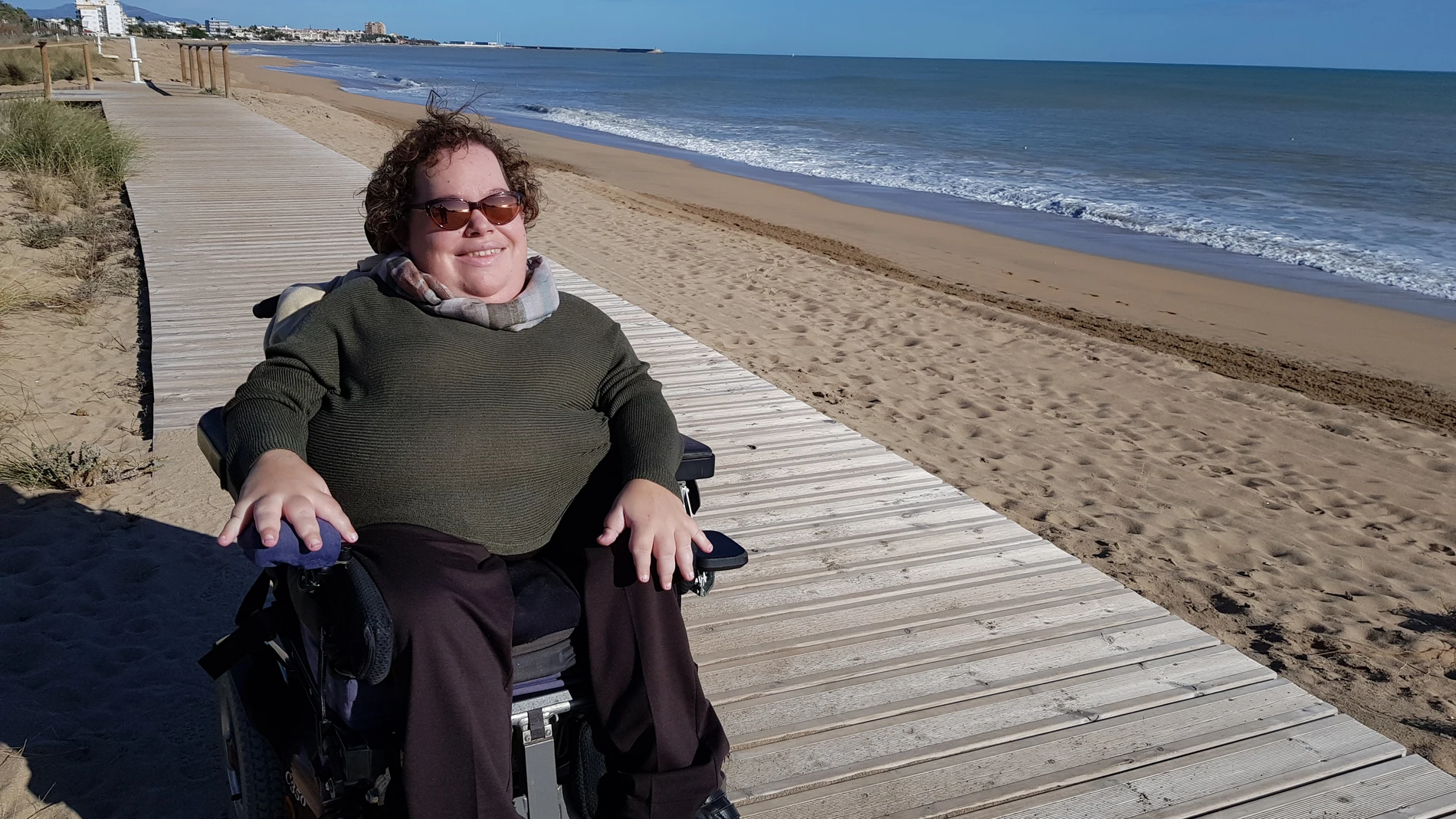 Elena Gómez, afectada de Atrofia Muscular Espinal de 46 años, teme que le quiten el fármaco que le ha ayudado, por primera vez, a frenar su enfermedad y mejorar su calidad de vida