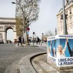 La percepción que hay en las calles de Francia, que estos días comienzan a inundarse de carteles electorales, es que Macron va a ganar y está todo sentenciado