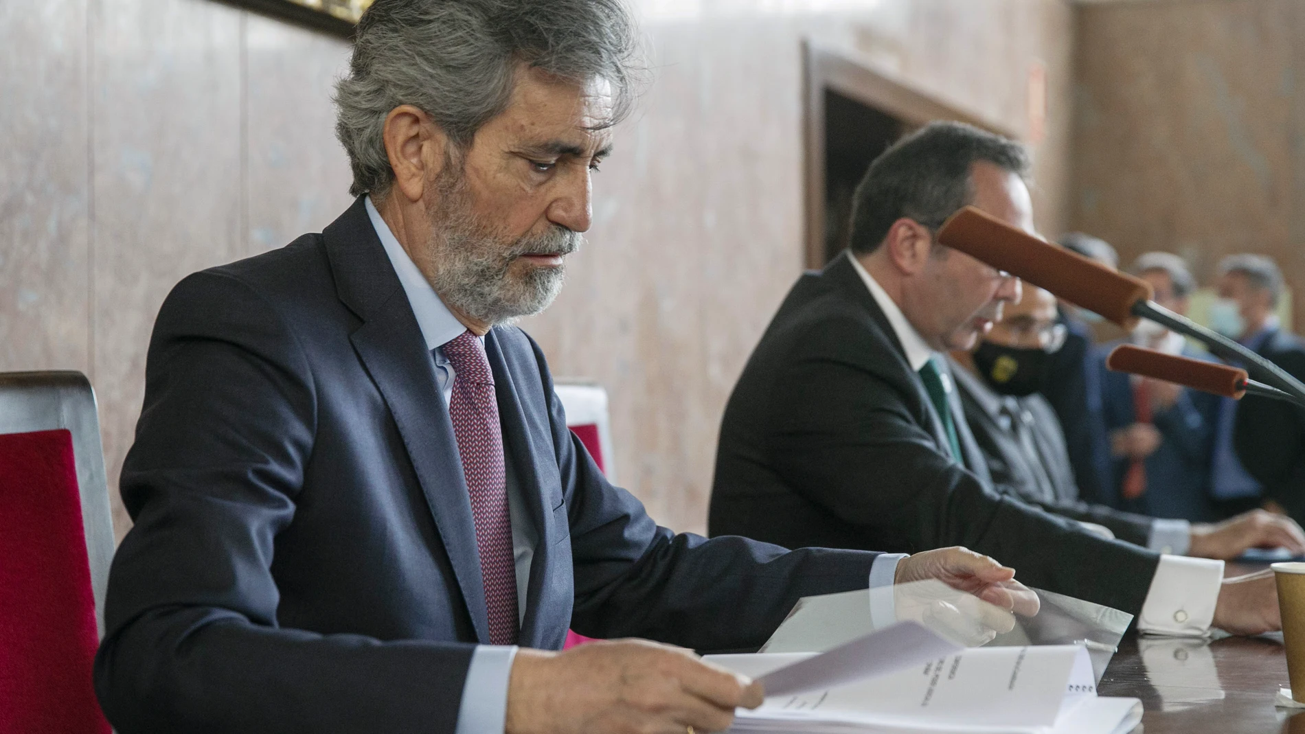 El presidente del CGPJ y del Tribunal Supremo, Carlos Lesmes, aseguró ayer en Zaragoza que la no renovación del Consejo "lo debilita"