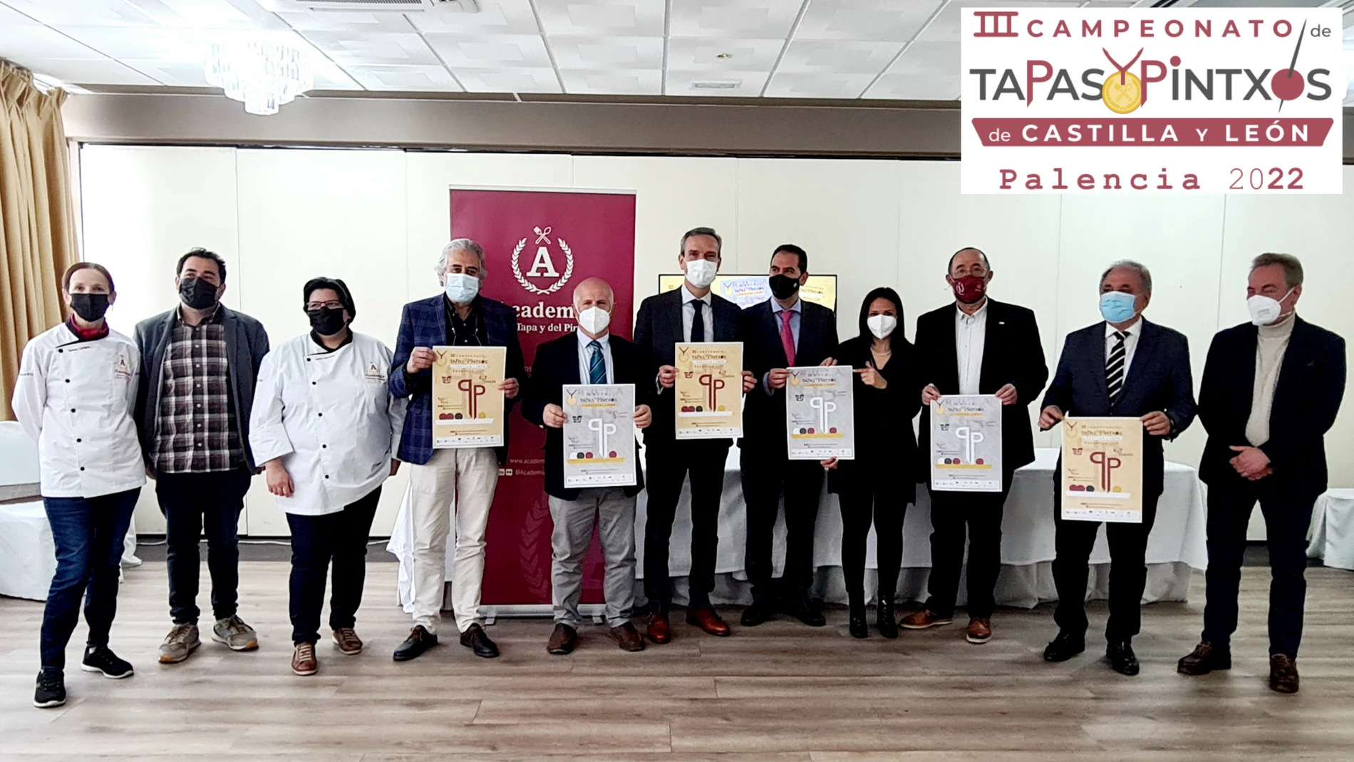 De izquierda a derecha Teresa Cordero, Rubén Montero, Isabel Gonzalez, Fernando Rodilla, Urbano Alonso, Santiago Mora, Mario Simón, Gerali Rodríguez, Mikel Martinez, José Antonio Rubio y Urbano Revilla