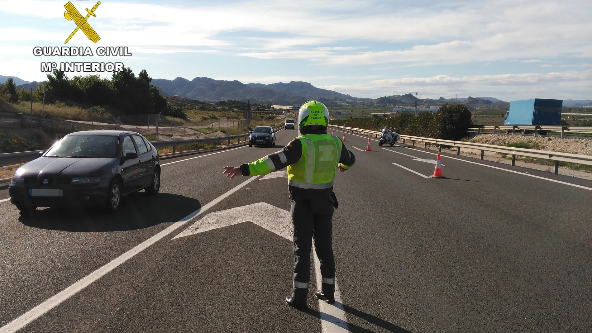 Guardia Civil investiga a un conductor por darse la fuga de un control y arrollar a un ciclista en Alcantarilla