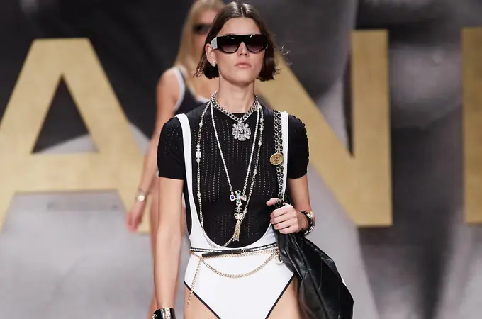 Usar tus bolsos de dos en dos, la nueva tendencia según Chanel