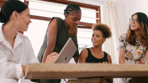 EduCaixa Challenge es una propuesta educativa que promueve el trabajo de competencias transversales y específicas para los jóvenes a través de la motivación de desarrollar su propio proyecto dentro del marco de uno de los Objetivos de Desarrollo Sostenible impulsados por Naciones Unidas.