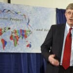El doctor Francis Collins, director del Instituto Nacional de Investigación del Genoma Humano, el día del anuncio de la exitosa secuenciación del genoma
