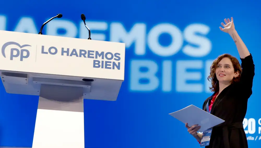 La presidenta de la Comunidad de Madrid, Isabel Díaz Ayuso, interviene durante el XX Congreso Nacional del partido en Sevilla