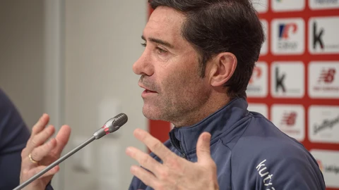 LEZAMA (BIZKAIA), 02/04/2022.- El entrenador del Athletic Club de Bilbao, Marcelino García Toral, da una rueda de prensa tras dirigir un entrenamiento del equipo este sábado en Lezama para preparar el encuentro de LaLiga Santander de mañana contra el Elche. EFE/Javier Zorrilla