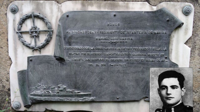 Placa en el monumento a Manuel Lois en Ordes, su pueblo natal