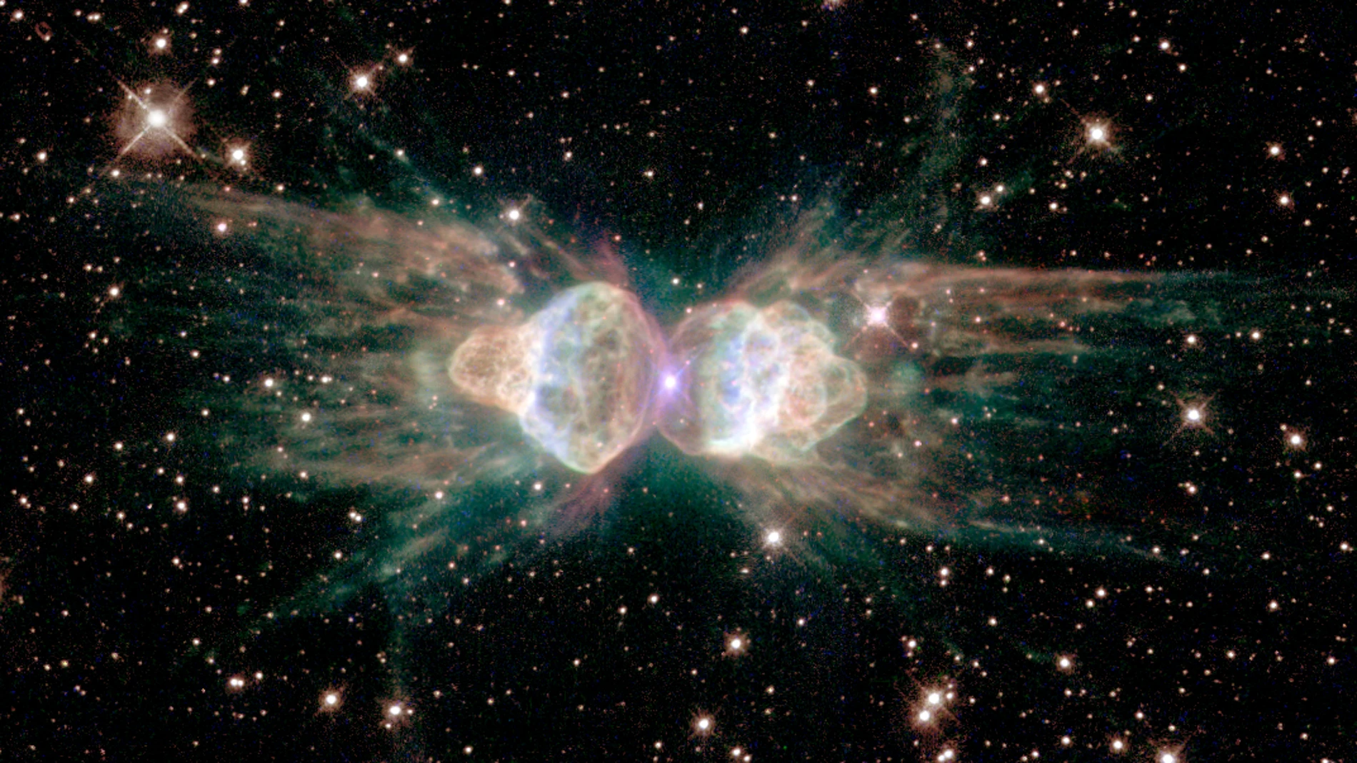 La Nebulosa de la Hormiga muestra intrigantes patrones simétricos en los lóbulos de gas que se expulsan de una estrella moribunda similar al Sol en su centro. Imagen tomada el 20 de julio de 1997.