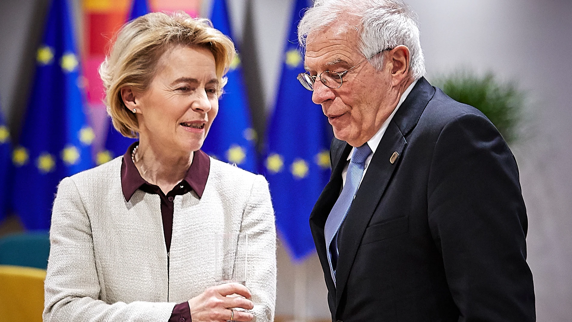 La presidenta de la Comisión Europea Ursula von der Leyen y Josep Borrell, jefe de la diplomacia europea