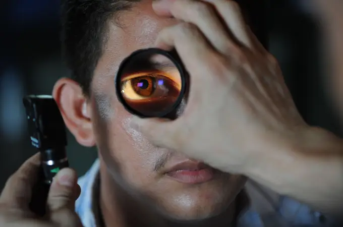 Listas de espera de medio año para ver al oftalmólogo en España, un país con la miopía disparada
