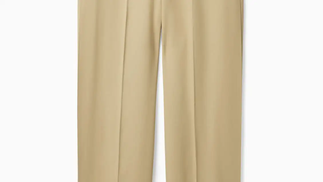 Pantalón tipo sastre de seda, de COS