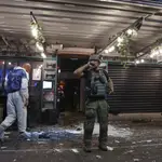  Dos muertos y diez heridos, cuatro en estado crítico, en un atentado en Tel Aviv