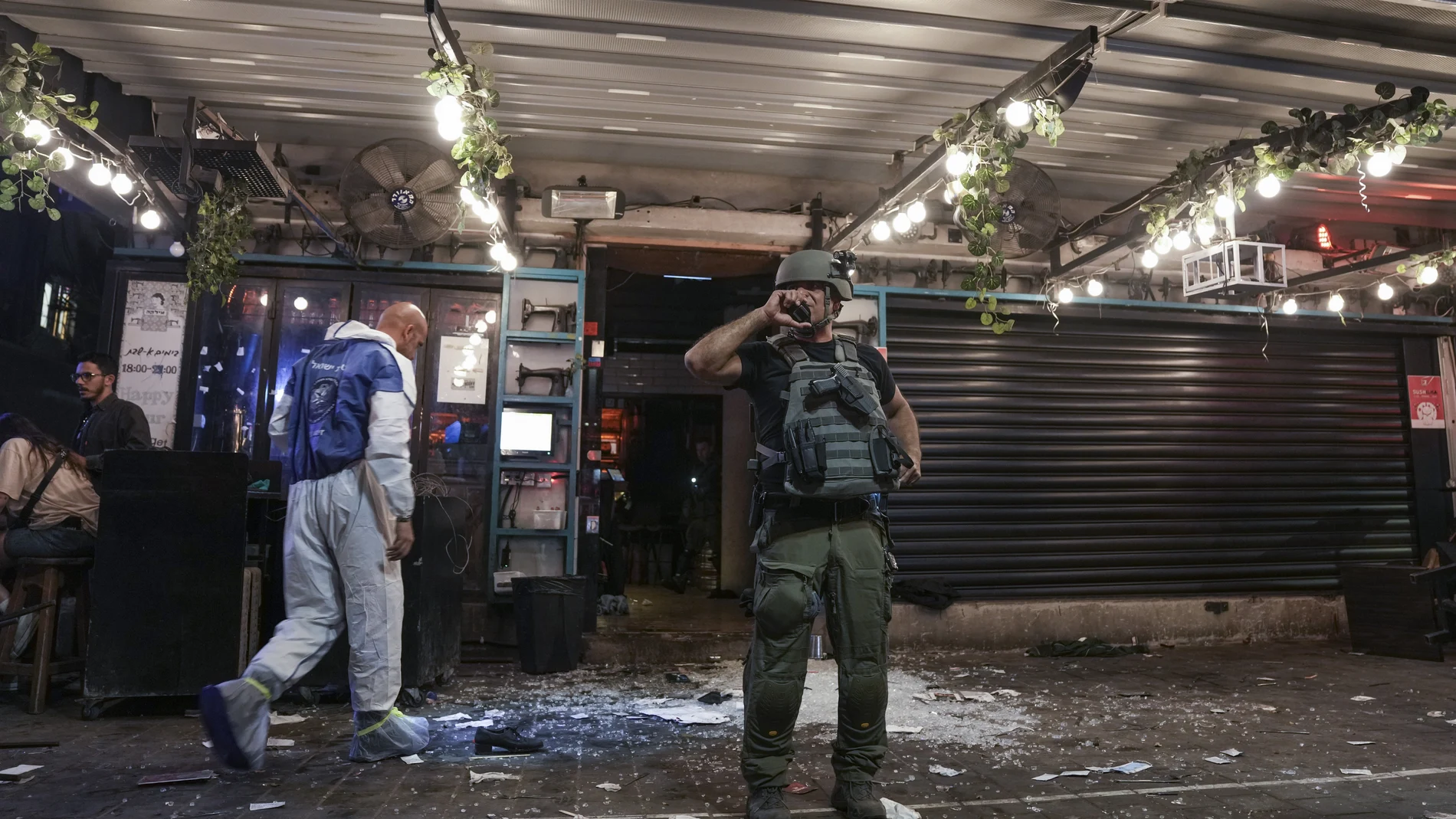 Militares en el lugar del atentado. (AP Photo/Ariel Schalit)