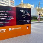 Cartel colocado en la Plaza del Ayuntamiento