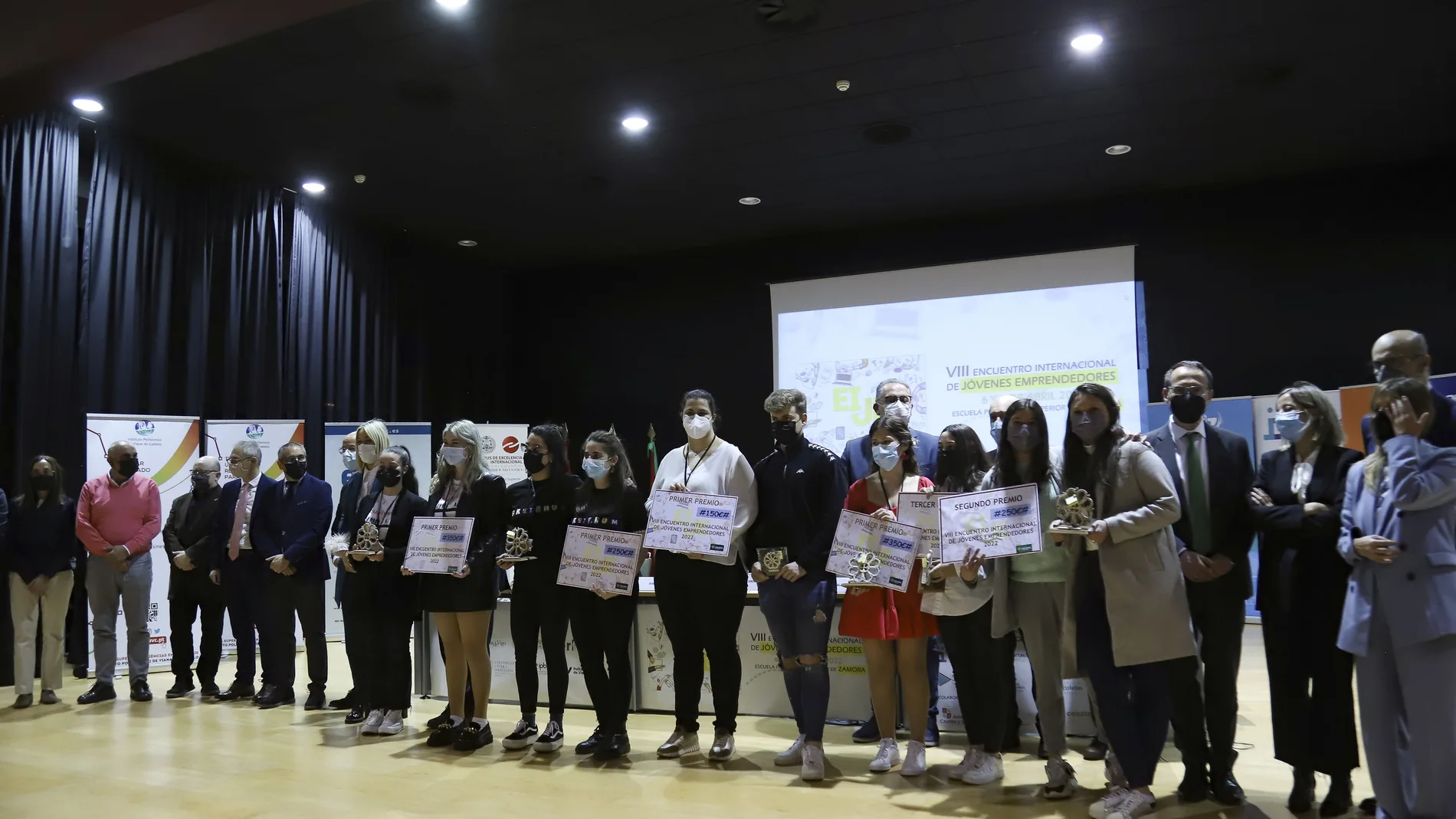 El rector de la USAL, Ricardo Rivero, clausura el VII Encuentro Internacional de Jóvenes Emprendedores, que se celebra en Zamora