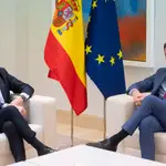  Feijóo frente a Sánchez: el presidente está muy preocupado por el cambio de liderazgo en el PP
