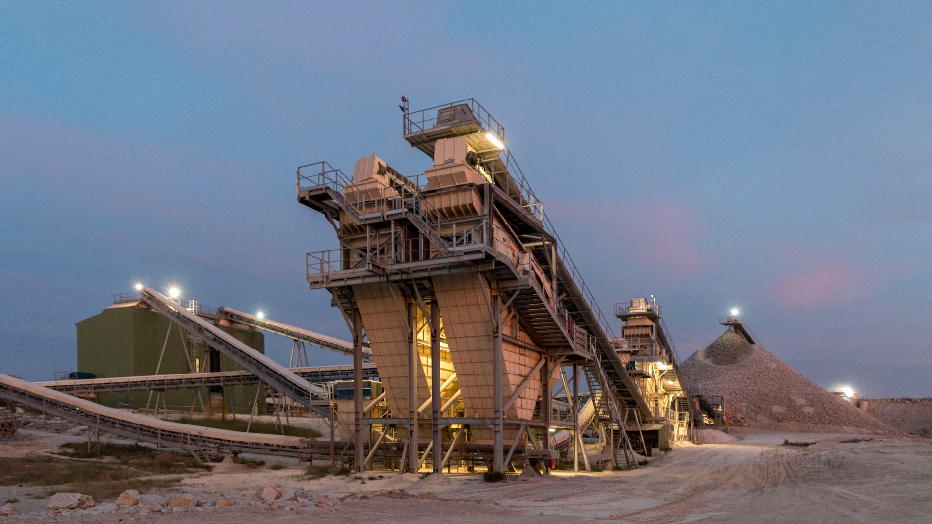 La importancia del wolframio ha devuelto la explotación minera a Barruecopardo después de 40 años, generando 180 puestos de trabajo en esta pequeña localidad del oeste salmantino