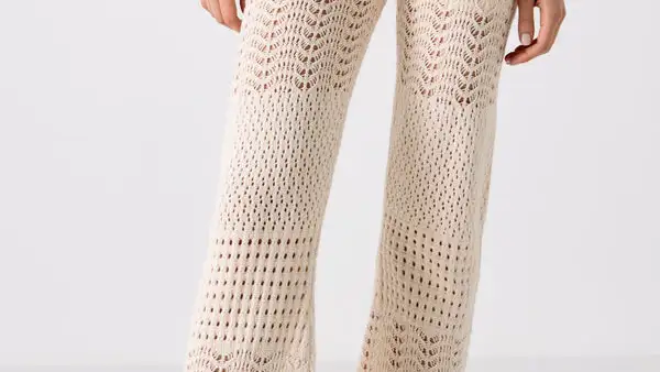 Pantalón crochet blanco.