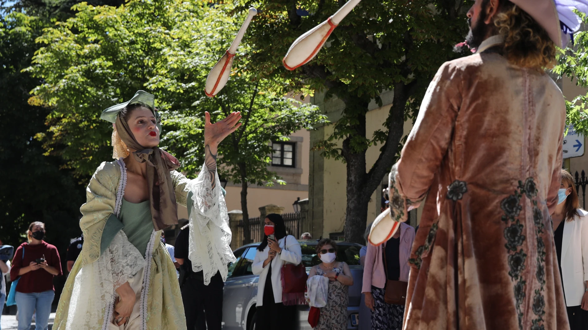 Una actuación teatral, en plena calle, en San Lorenzo de El Escorial
