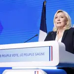 Marine Le Pen se dirige a su simpatizantes tras conocerse los resultados provisionales