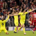 Los jugadores del Villarreal celebran su clasificación para la semifinales de la Champions en Múnich