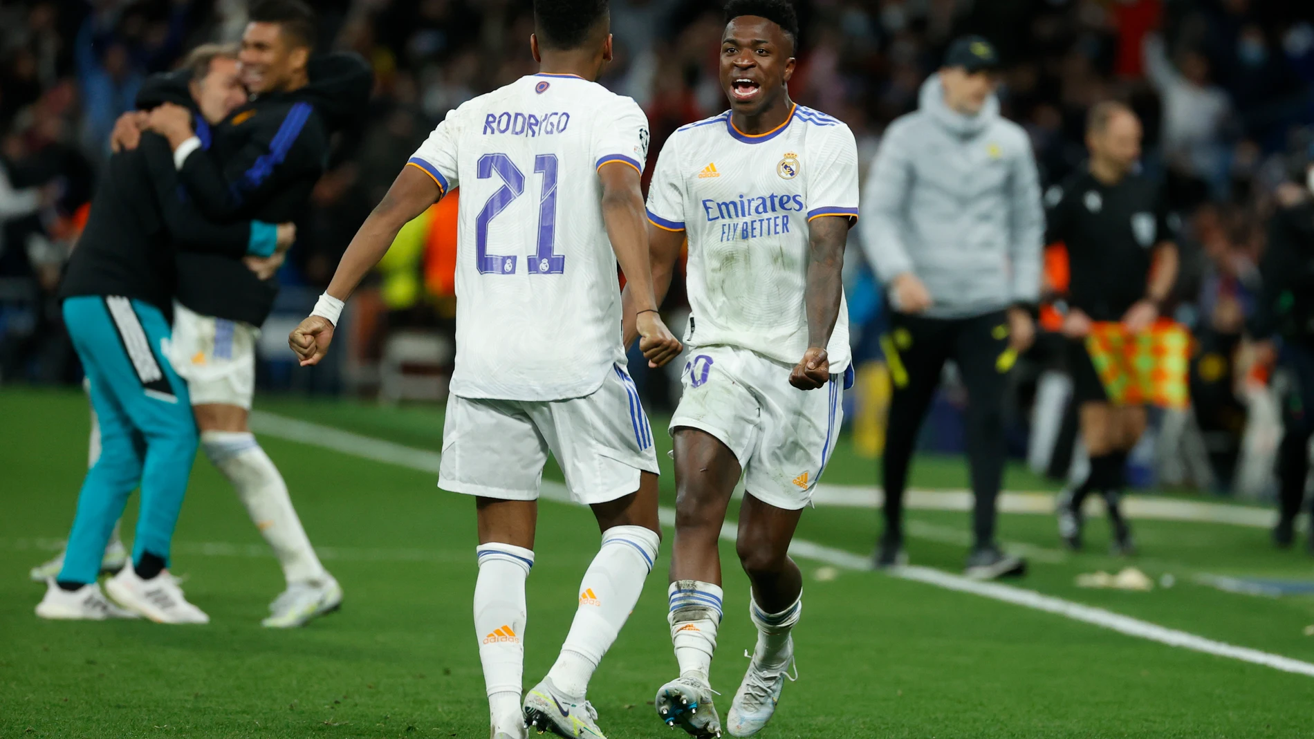 Vinicius y Rodrygo celebran la clasificación del Real Madrid para semifinales
