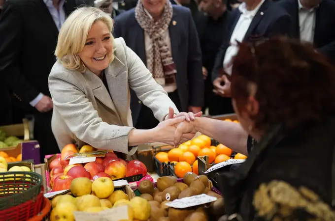 La metamorfosis de la ultra Le Pen para conquistar a los franceses y llegar al Elíseo 