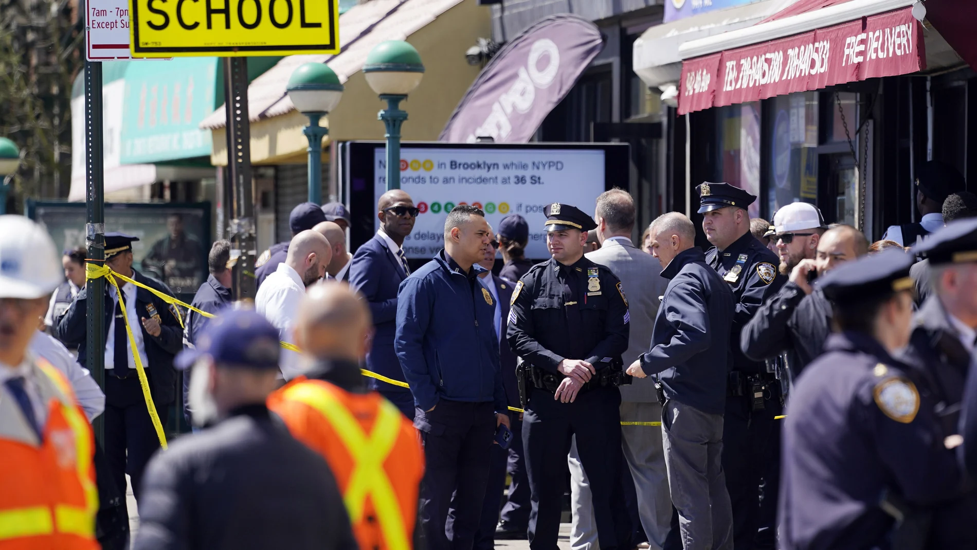 El sospechoso del tiroteo en el metro de Brooklyn ha sido descrito como un hombre negro, de aproximadamente 1,70 de altura y complexión fuerte