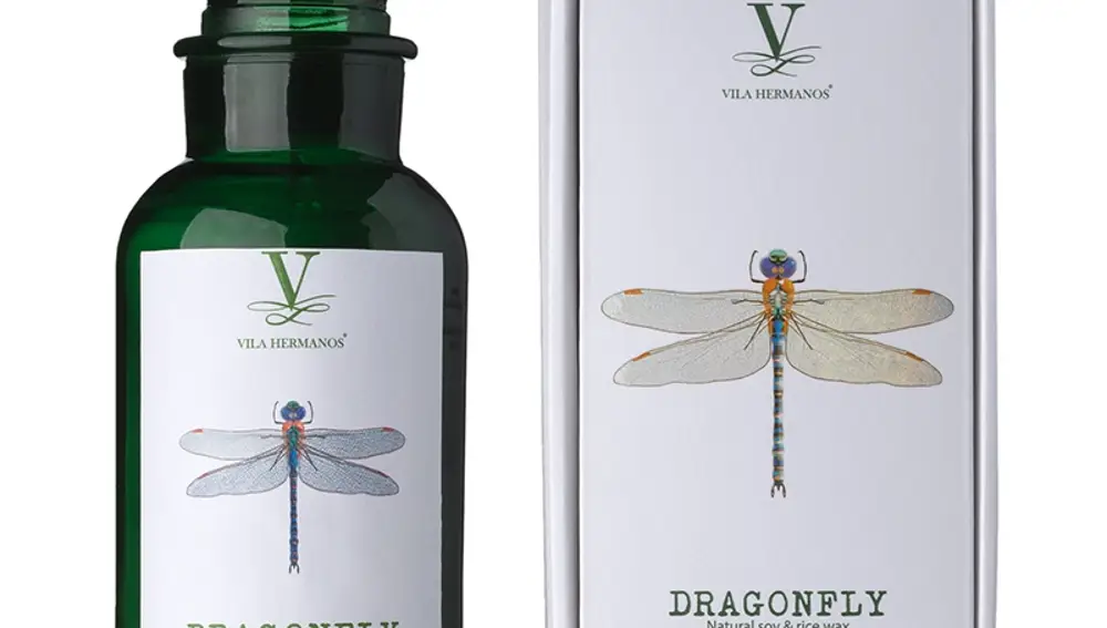 Dragonfly Disponible dos tamaños velas de 250 y 500gr. Duración de quemado 45horas y 65horas. FAMILIA: Cyprée (Chipre)