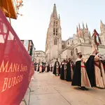  La Procesión del Santo Entierro vuelve a reunir el Viernes Santo a cientos de personas en el entorno de la Catedral de Burgos