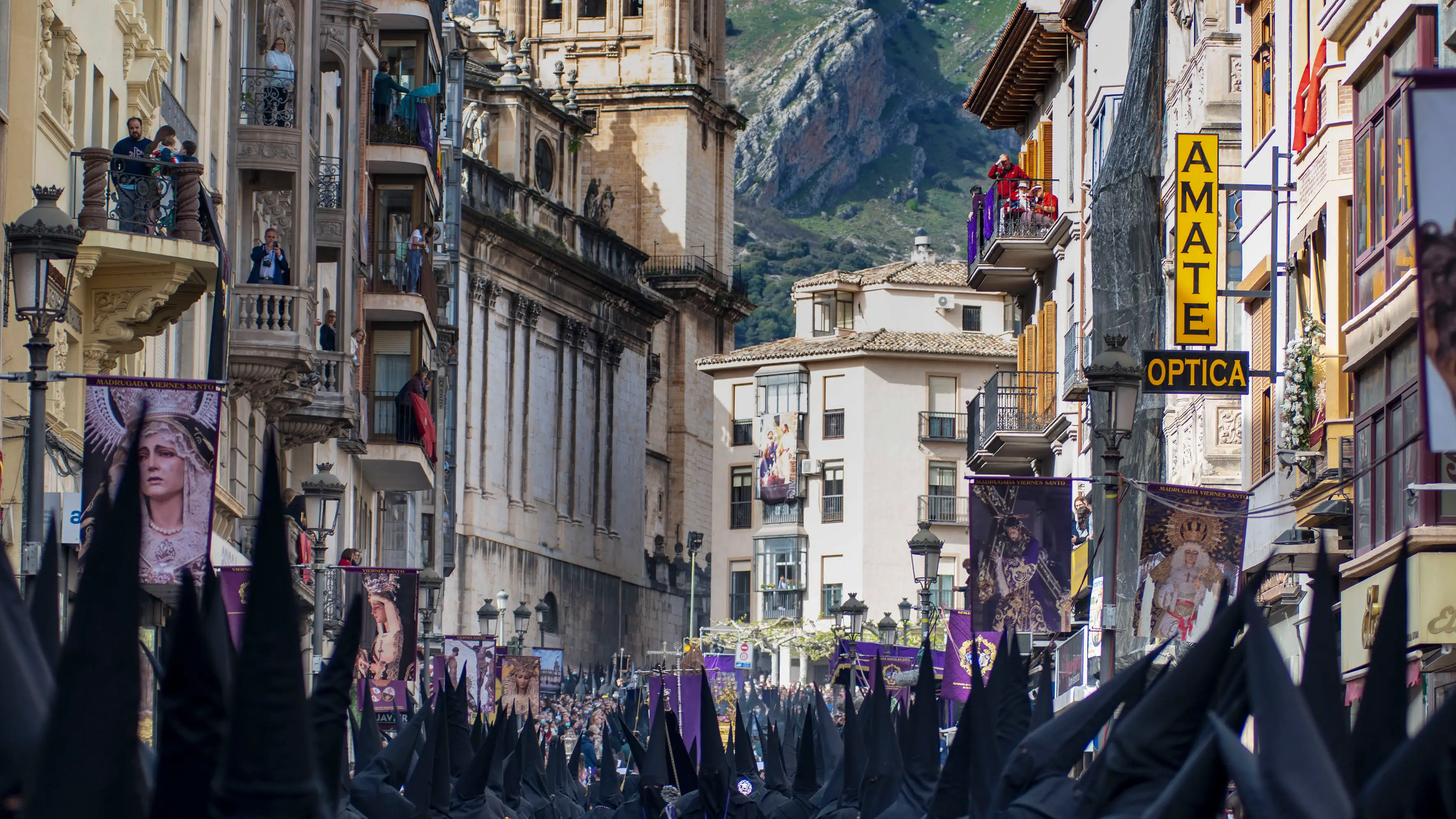 La procesión de Nuestro Padre Jesús Nazareno &quot;El Abuelo&quot;. EFE/ José Manuel Pedrosa