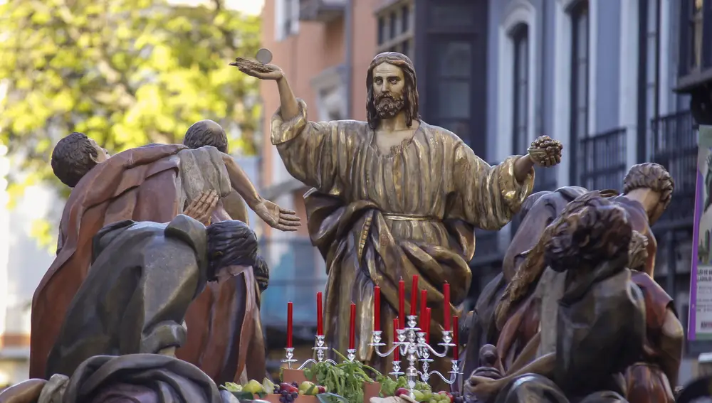Un momento de las procesiones de Viernes Santo que recorre esta tarde las calles de Valladolid