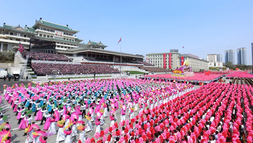 Celebraciones para conmemorar el 110º aniversario del nacimiento de Kim Il Sung en Corea del Norte