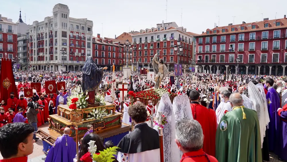 Procesión del encuentro de Jesús Resucitado y la Virgen de la Alegría de Valladolid