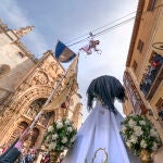Tradicional Bajada del Ángel celebrada este Domingo de Resurrección en Aranda de Duero