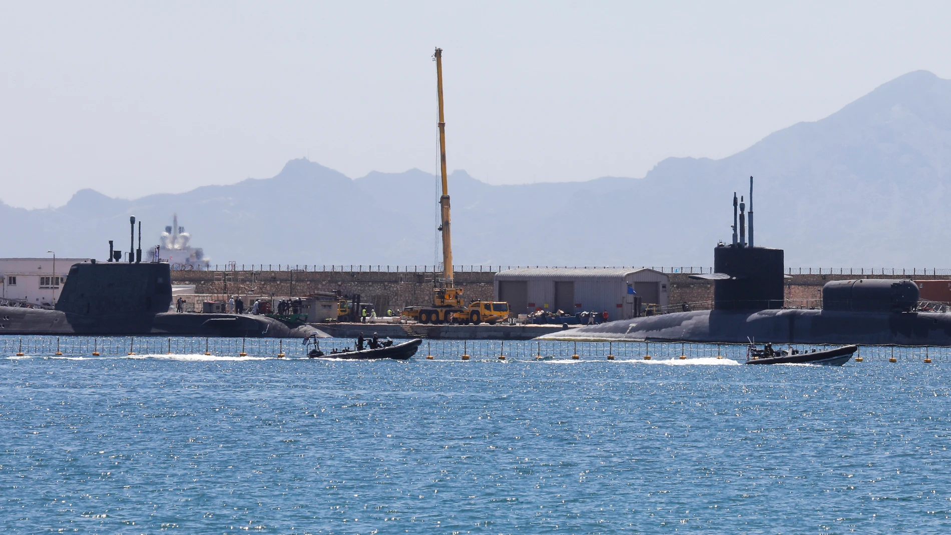 Los submarinos de propulsión nuclear «USS Georgia» y «HMS Audacious», en el puerto de Gibraltar