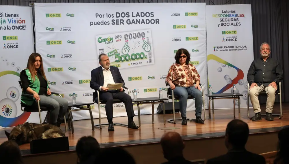 Gloria Vizárraga, Luis Natalio, Fátima Peinado y Joaquín Martínez durante la presentación